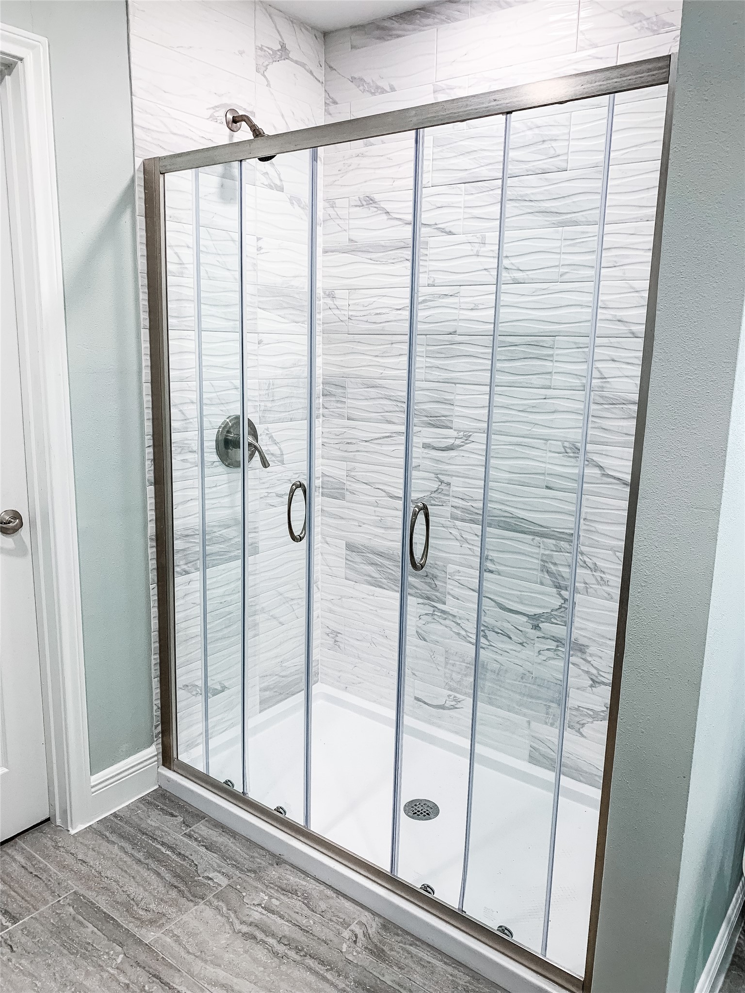 246 Seagull Road Sargent, TX 77414 - Photo 15 of 25 a bathroom with a shower