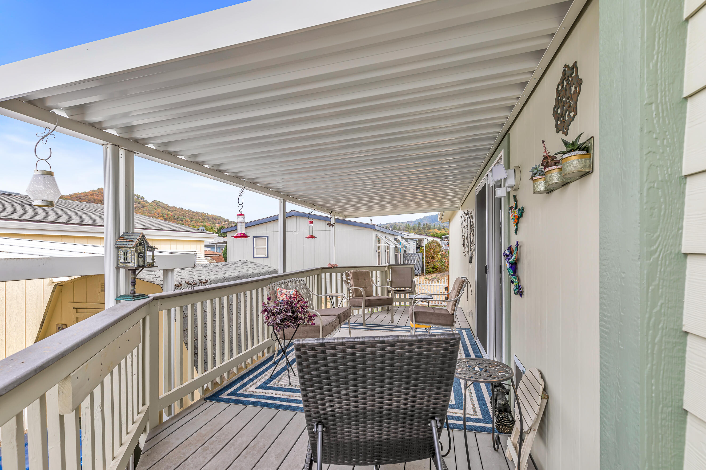 8401 Old Stage Road, Unit 34 Central Point, OR 97502 - Photo 5 of 30 Deck longview