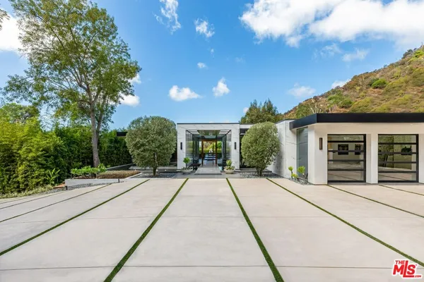 $125,000 | 2002 Loma Vista Drive, Beverly Hills, CA 90210
