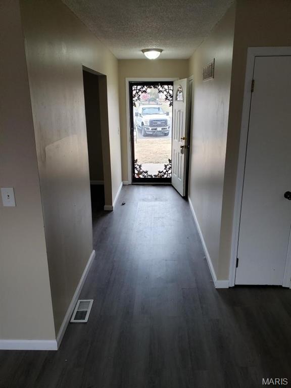 520 Trails Ridge Court Glen Carbon, IL 62034 - Photo 2 of 17