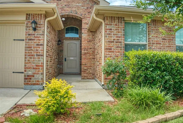 $2,300 | 744 Walls Boulevard, Crowley, TX 76036