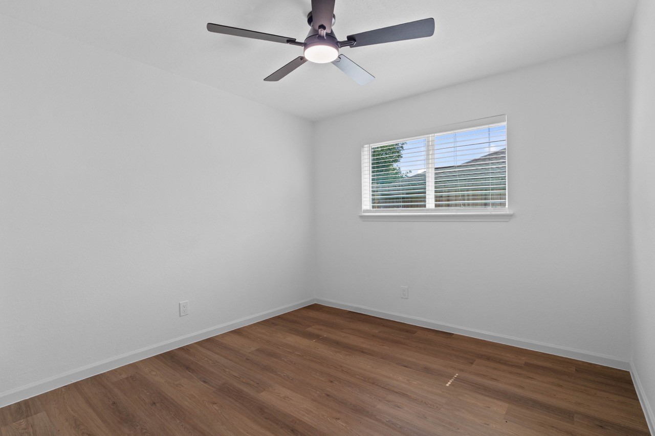 5326 Findlay Drive Pasadena, TX 77505 - Photo 41 of 50 Bright and comfortable bedroom with great natural light.