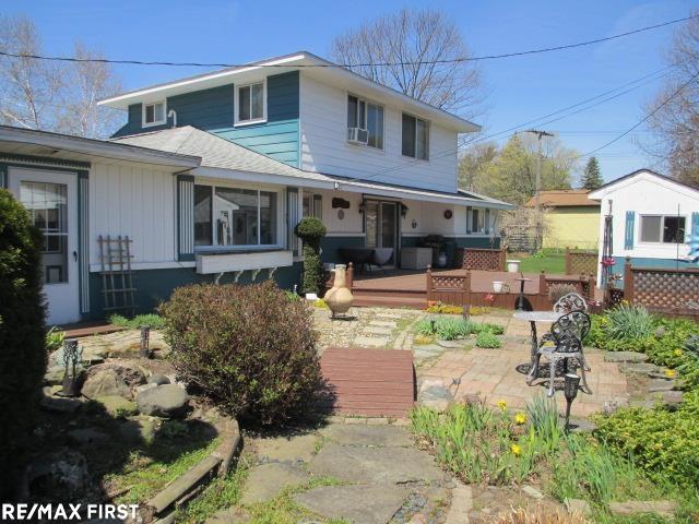 6004 Lakeshore Road Fort Gratiot, MI 48059 - Photo 11 of 33