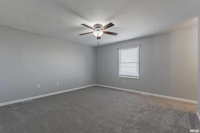 $215,000 | 811 West Monroe Street, Athens, IL 62613