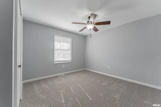 $215,000 | 811 West Monroe Street, Athens, IL 62613