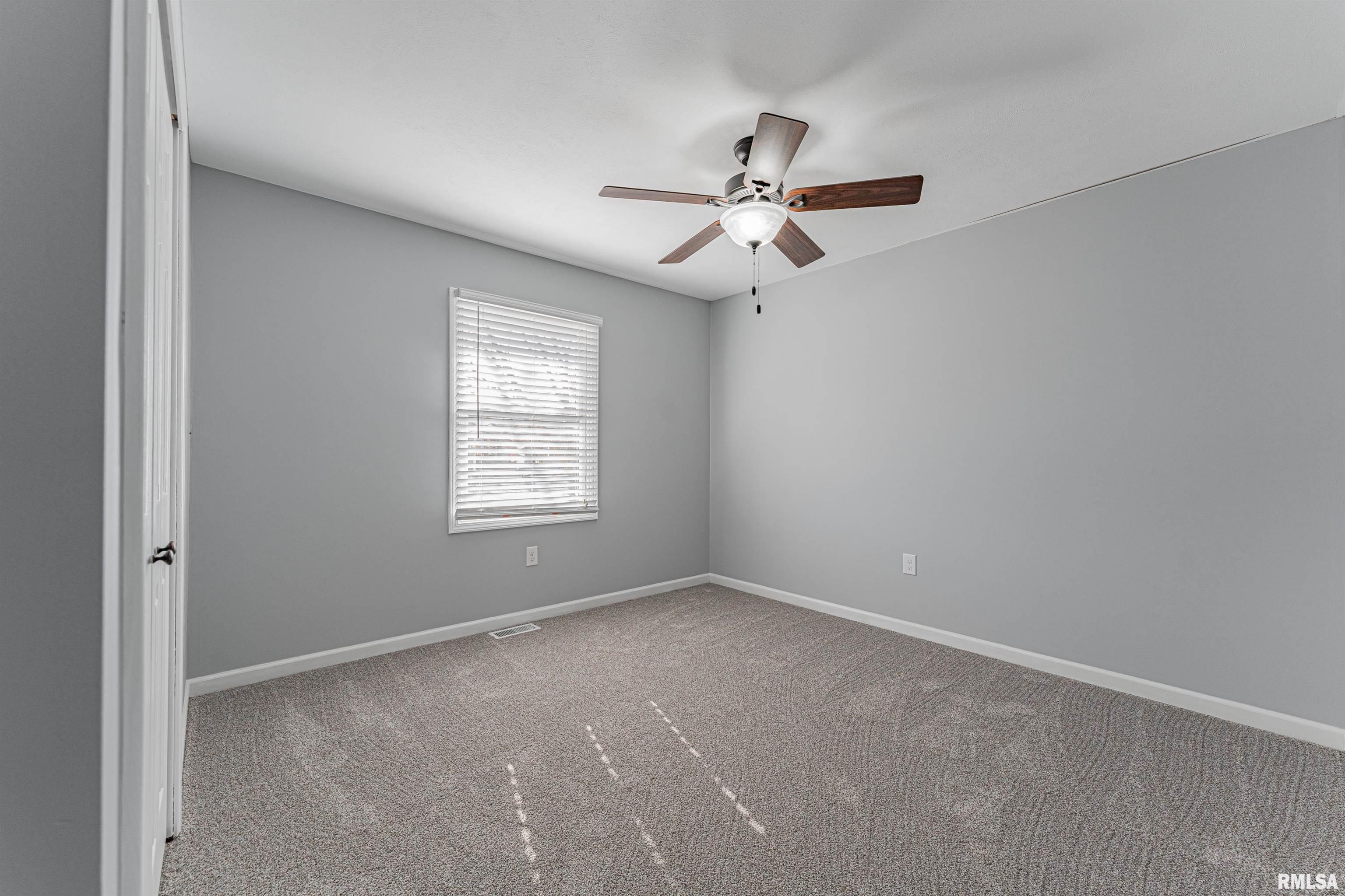 811 West Monroe Street Athens, IL 62613 - Photo 17 of 21