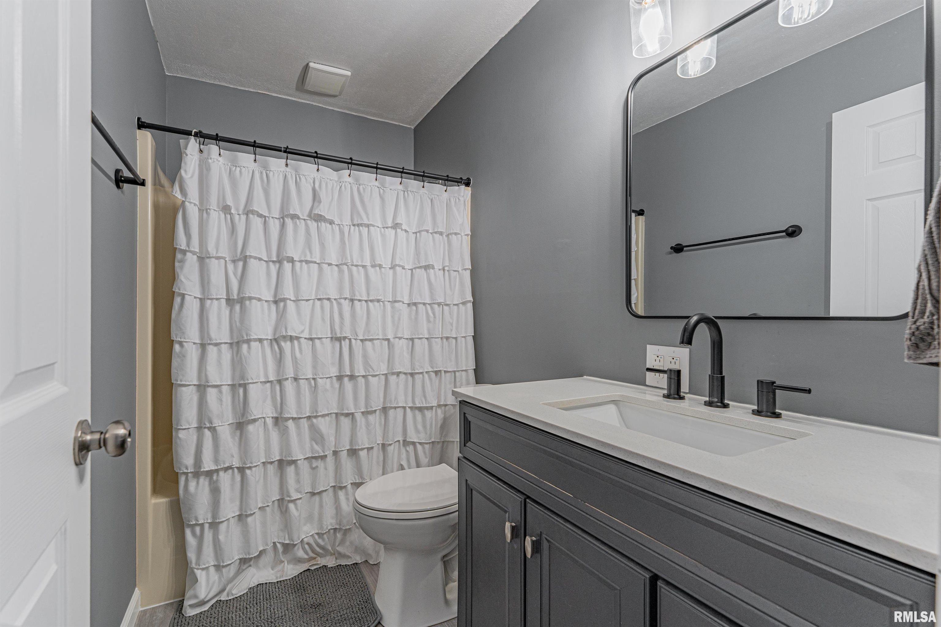 811 West Monroe Street Athens, IL 62613 - Photo 19 of 21