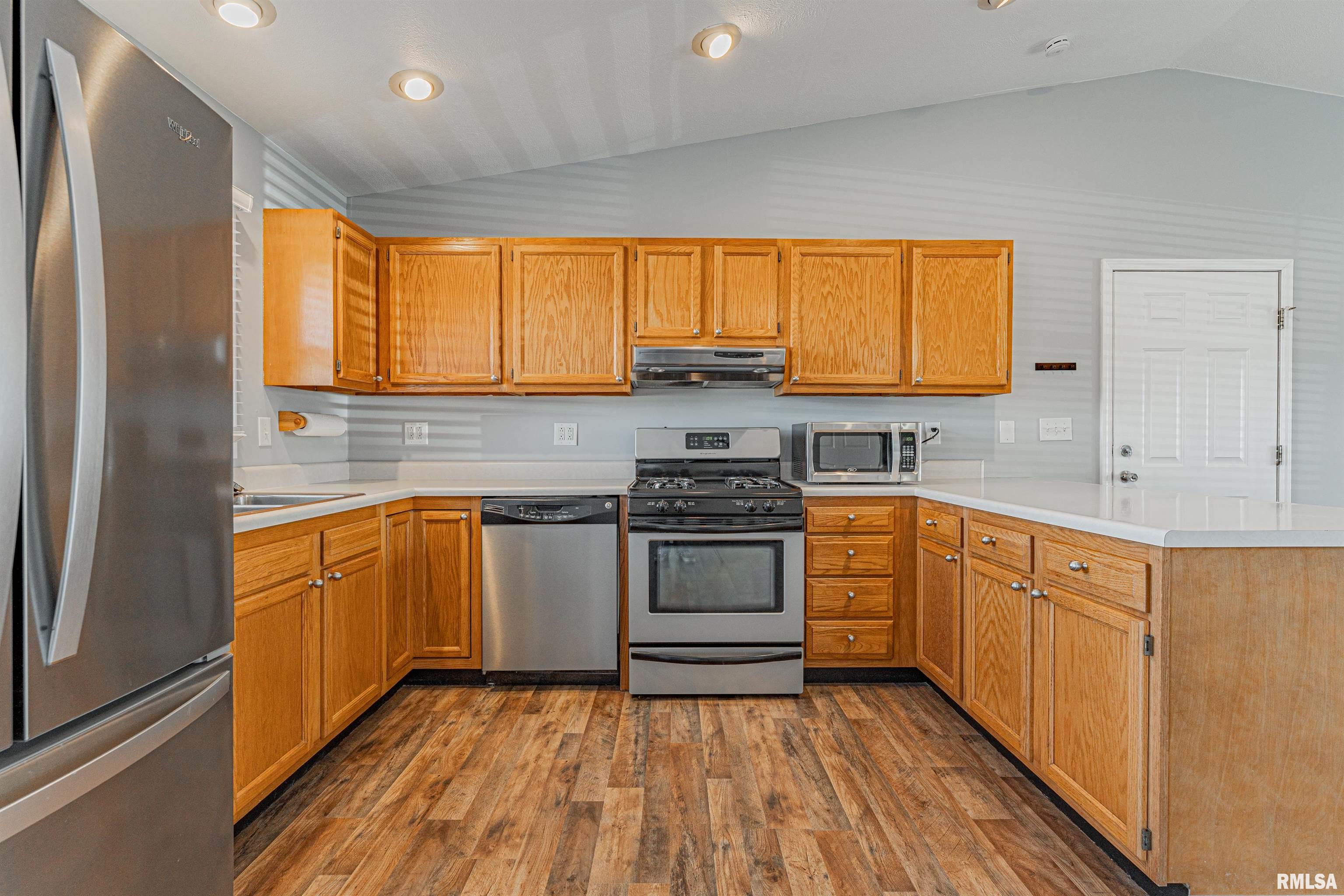 811 West Monroe Street Athens, IL 62613 - Photo 9 of 21