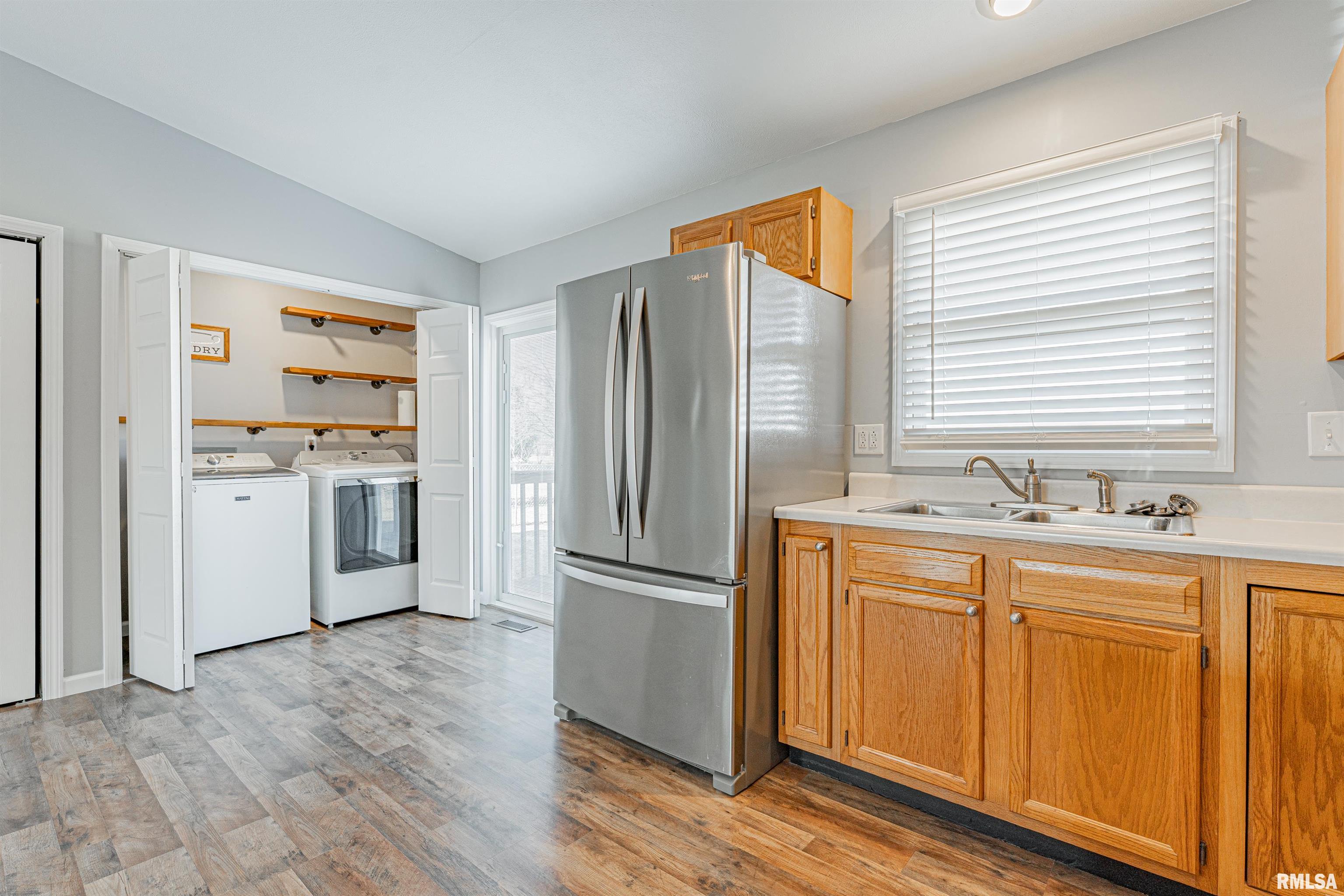 811 West Monroe Street Athens, IL 62613 - Photo 10 of 21