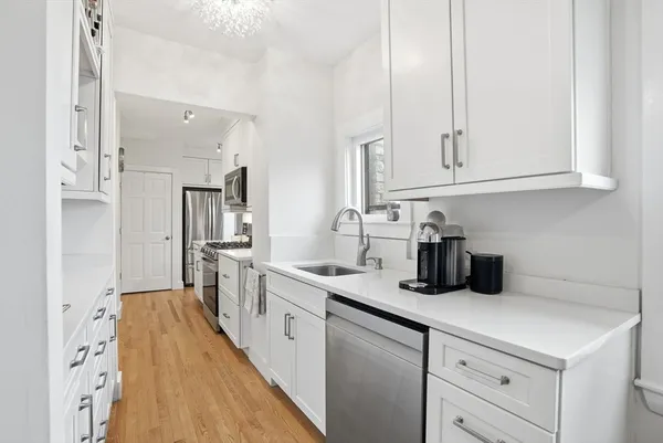 $698,000 | 30 Diab Lane, Unit 8, Cohasset, MA 02025