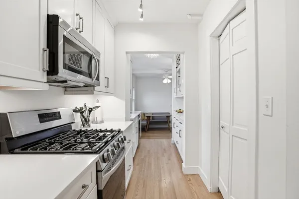 $698,000 | 30 Diab Lane, Unit 8, Cohasset, MA 02025