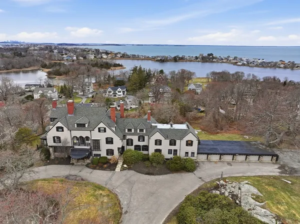 $698,000 | 30 Diab Lane, Unit 8, Cohasset, MA 02025