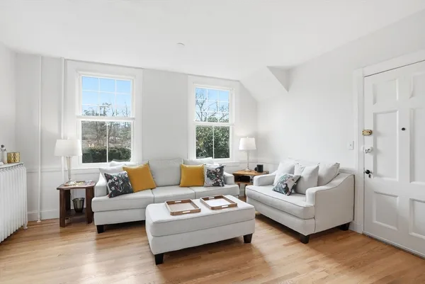 $698,000 | 30 Diab Lane, Unit 8, Cohasset, MA 02025