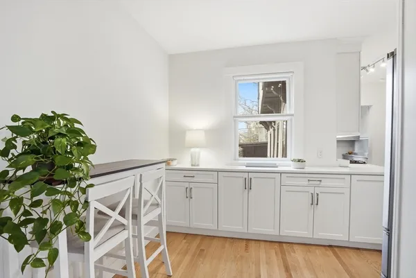 $698,000 | 30 Diab Lane, Unit 8, Cohasset, MA 02025