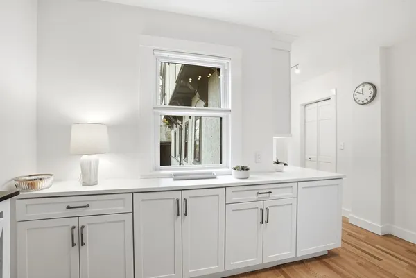 $698,000 | 30 Diab Lane, Unit 8, Cohasset, MA 02025