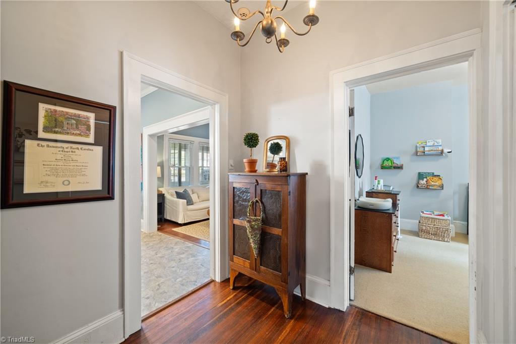 641 South Hawthorne Road Winston-Salem, NC 27103 - Photo 28 of 44