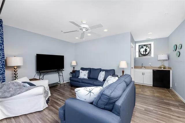 $4,500 | 8013 Bay Point Drive, Englewood, FL 34224