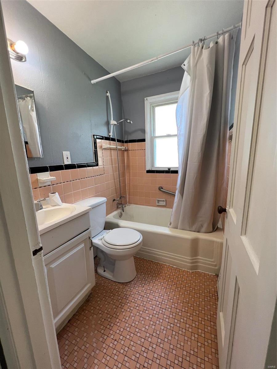 8151 Airport Road Berkeley, MO 63134 - Photo 14 of 22 Gallery Image 14