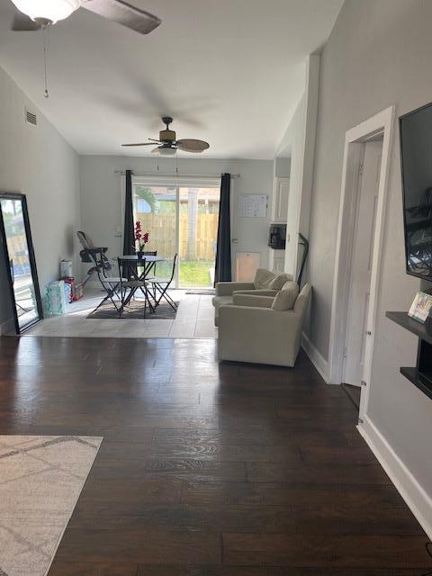 4888 Canton Road Lake Worth, FL 33463 - Photo 5 of 21 entrance to eatin