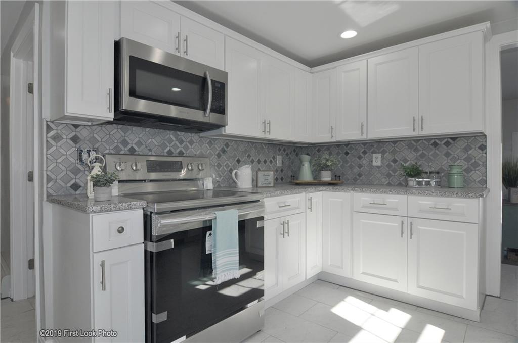 208 Sawmill Road Glocester, RI 02814 - Photo 6 of 34