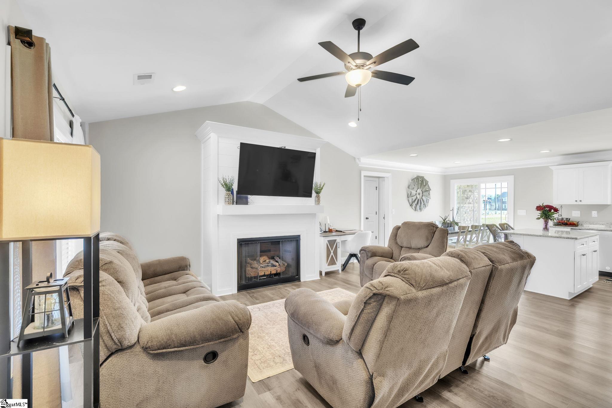 437 Cherokee Creek Road Gaffney, SC 29341 - Photo 7 of 26