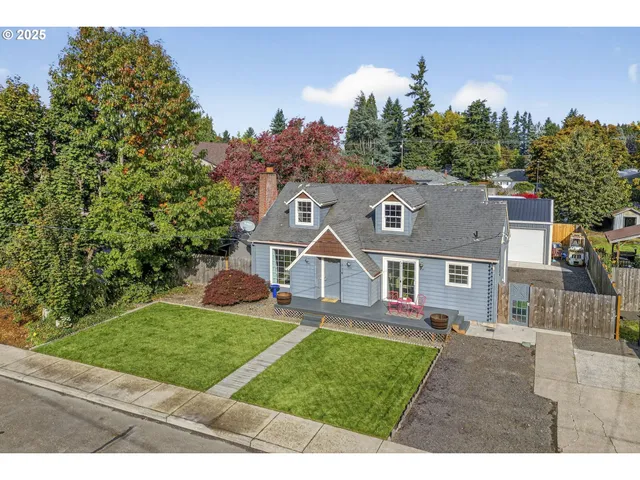 $599,900 | 318 Northeast 9th Avenue, Canby, OR 97013