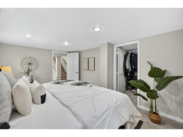 $599,900 | 318 Northeast 9th Avenue, Canby, OR 97013