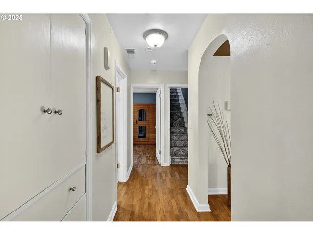 $599,900 | 318 Northeast 9th Avenue, Canby, OR 97013