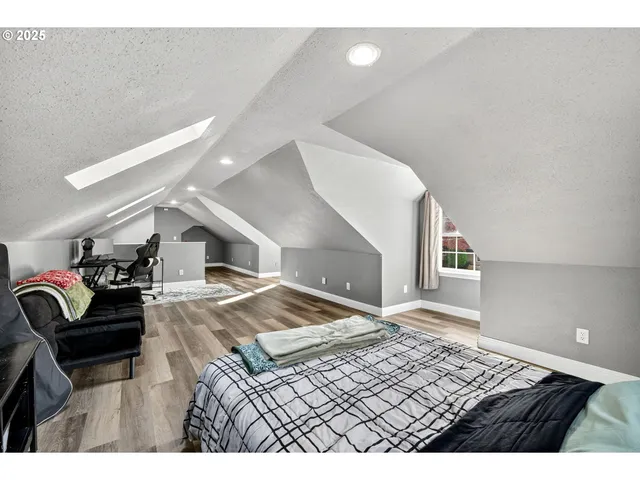 $599,900 | 318 Northeast 9th Avenue, Canby, OR 97013