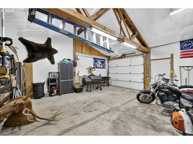 $599,900 | 318 Northeast 9th Avenue, Canby, OR 97013