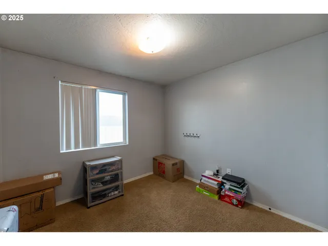 $254,900 | 289 Dark Canyon Avenue, Umatilla, OR 97882