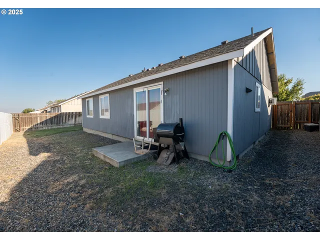 $254,900 | 289 Dark Canyon Avenue, Umatilla, OR 97882