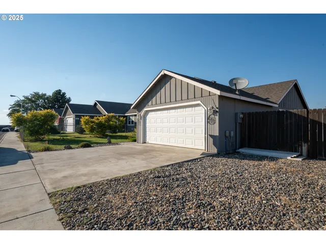 $254,900 | 289 Dark Canyon Avenue, Umatilla, OR 97882