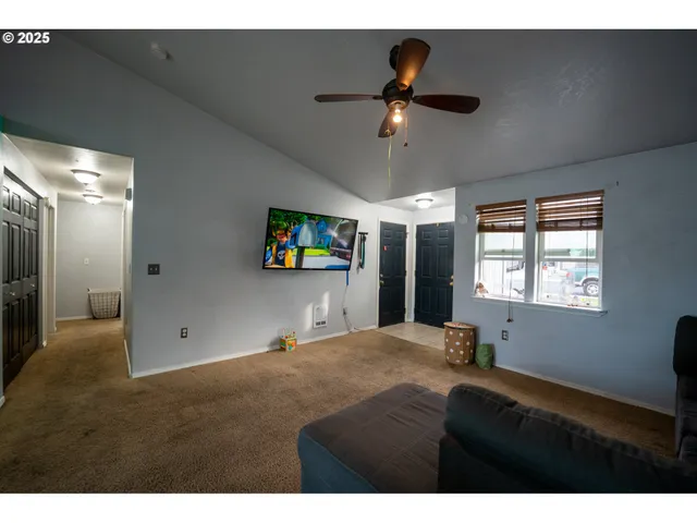 $254,900 | 289 Dark Canyon Avenue, Umatilla, OR 97882