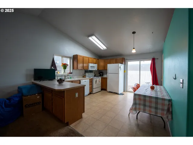 $254,900 | 289 Dark Canyon Avenue, Umatilla, OR 97882