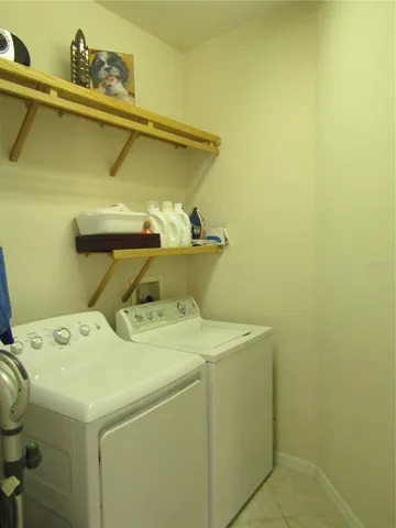 $2,400 | 334 Mestre Place, North Venice, FL 34275