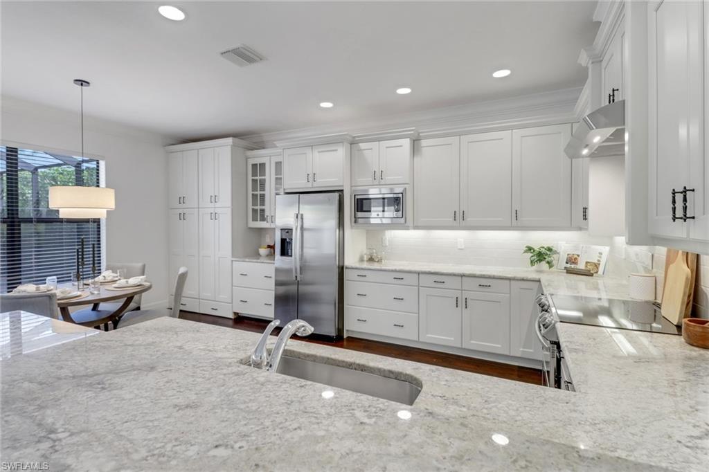 13577 Mandarin Circle Naples, FL 34109 - Photo 17 of 46