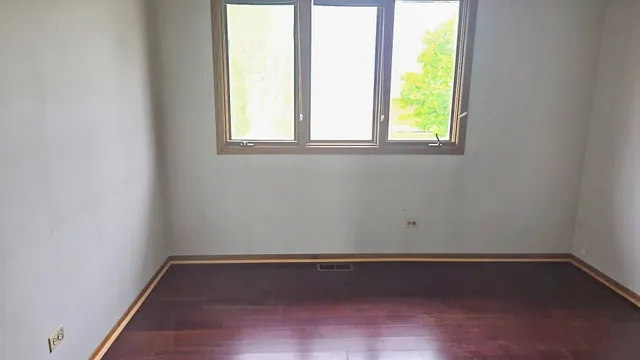 $339,900 | 8543 Carriage Lane, Tinley Park, IL 60487