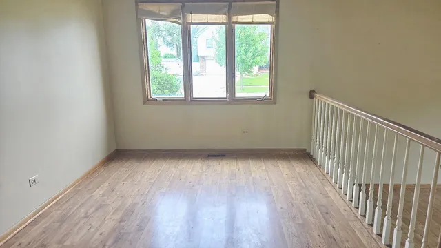 $339,900 | 8543 Carriage Lane, Tinley Park, IL 60487