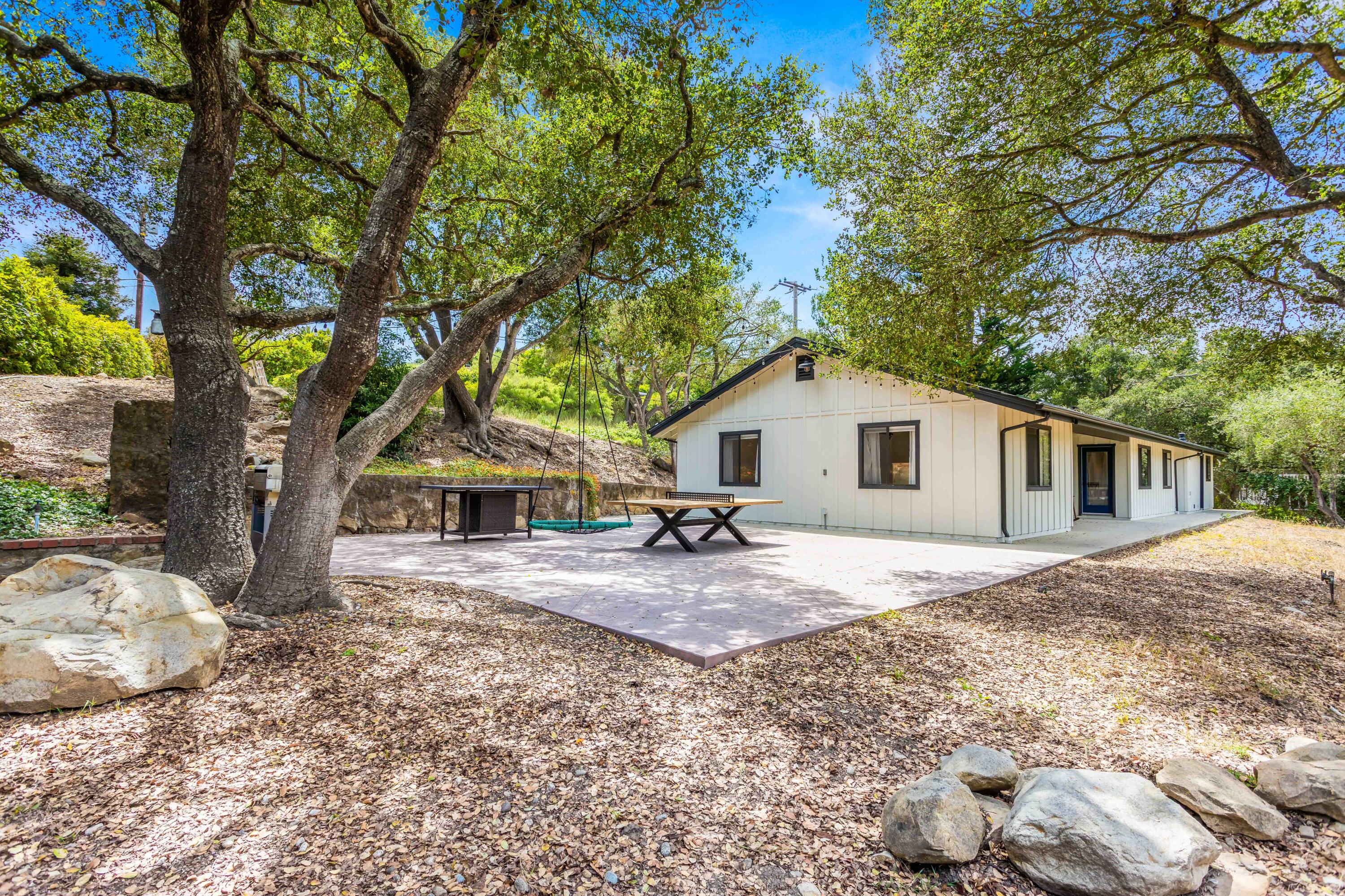 345 Sierra Vista Road Montecito, CA 93108 - Photo 3 of 27 33