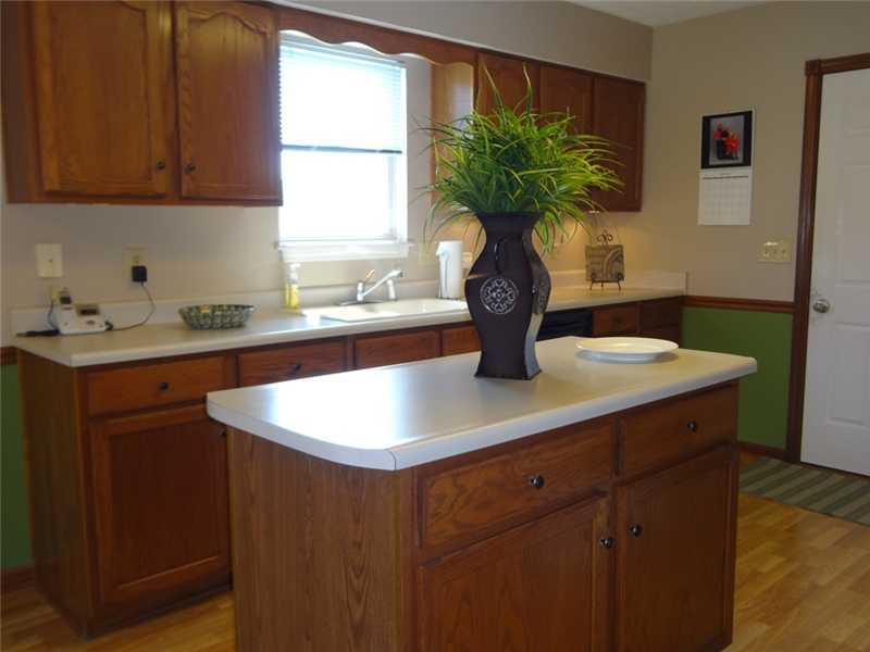 6762 Hall Road Plainfield, IN 46168 - Photo 9 of 21