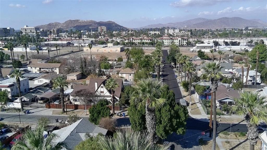 2726 5th Street, Unit 2 Riverside, CA 92507 - Photo 5 of 12 a view of a city with mountains