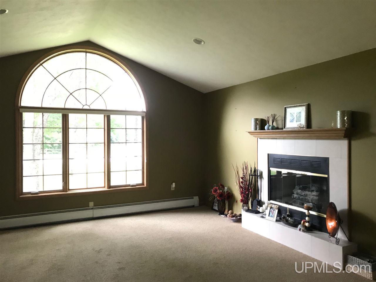 7775 Tipperary Road Gladstone, MI 49837 - Photo 4 of 23