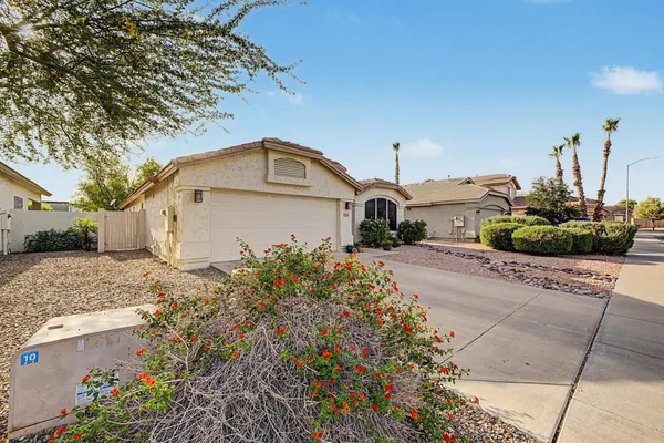 $2,495 | 20004 North 65th Drive, Glendale, AZ 85308
