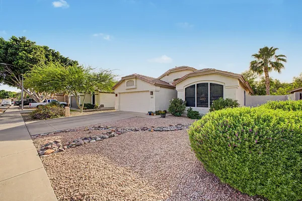 $2,495 | 20004 North 65th Drive, Glendale, AZ 85308