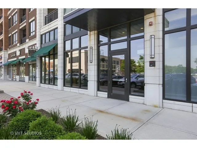 $575,000 | 450 Village Center Drive, Unit 413, Burr Ridge, IL 60527