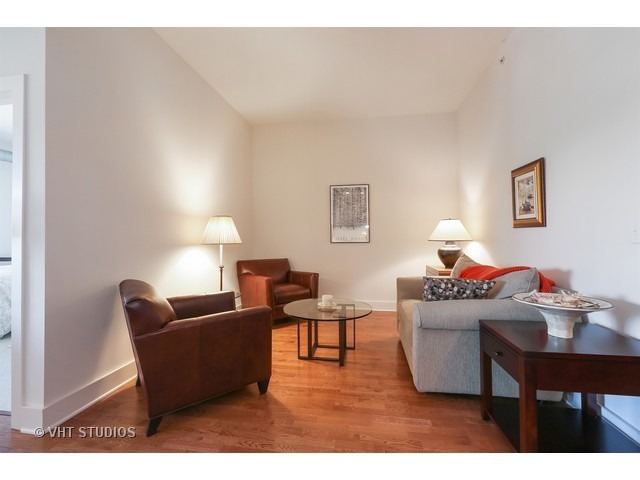 450 Village Center Drive, Unit 413 Burr Ridge, IL 60527 - Photo 6 of 11