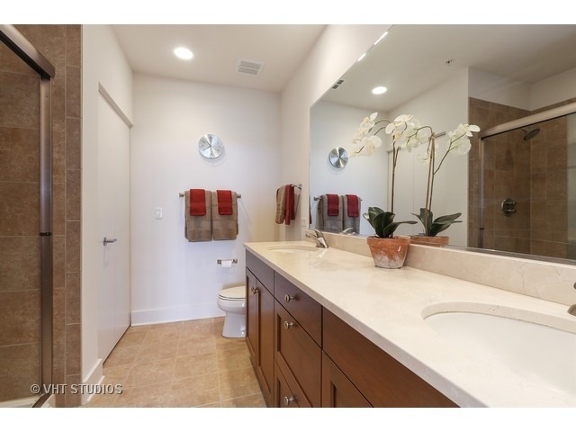 450 Village Center Drive, Unit 413 Burr Ridge, IL 60527 - Photo 8 of 11