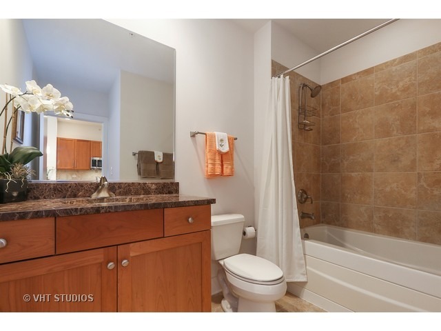 450 Village Center Drive, Unit 413 Burr Ridge, IL 60527 - Photo 10 of 11