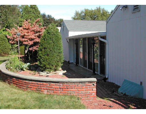 270 Winton Street Springfield, MA 01118 - Photo 5 of 24 Gallery Image 5